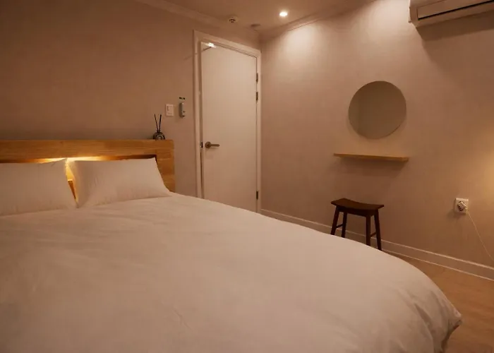 Airport Rail Dmc House Hongdae & Easy Access#501 * Seoel