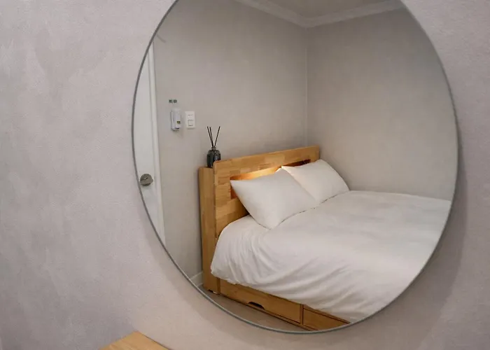 Airport Rail Dmc House Hongdae & Easy Access#501 Seoel