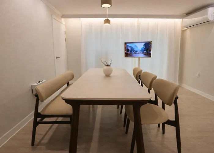 Airport Rail Dmc House Hongdae & Easy Access#501 * Seoel